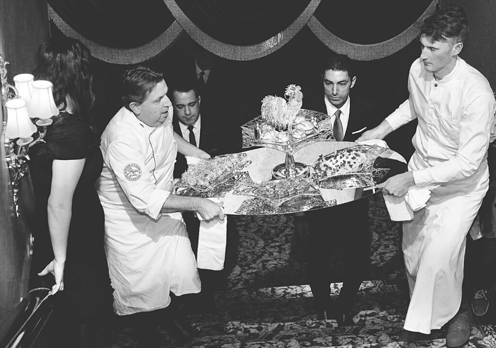 Heas restoranis ei käida kõhtu täitmas. Seal käiakse elamusi saamas. Kõige paremad restoranid pakuvad niisuguseid elamusi, mille kirjeldamiseks jääb sõnadest pu