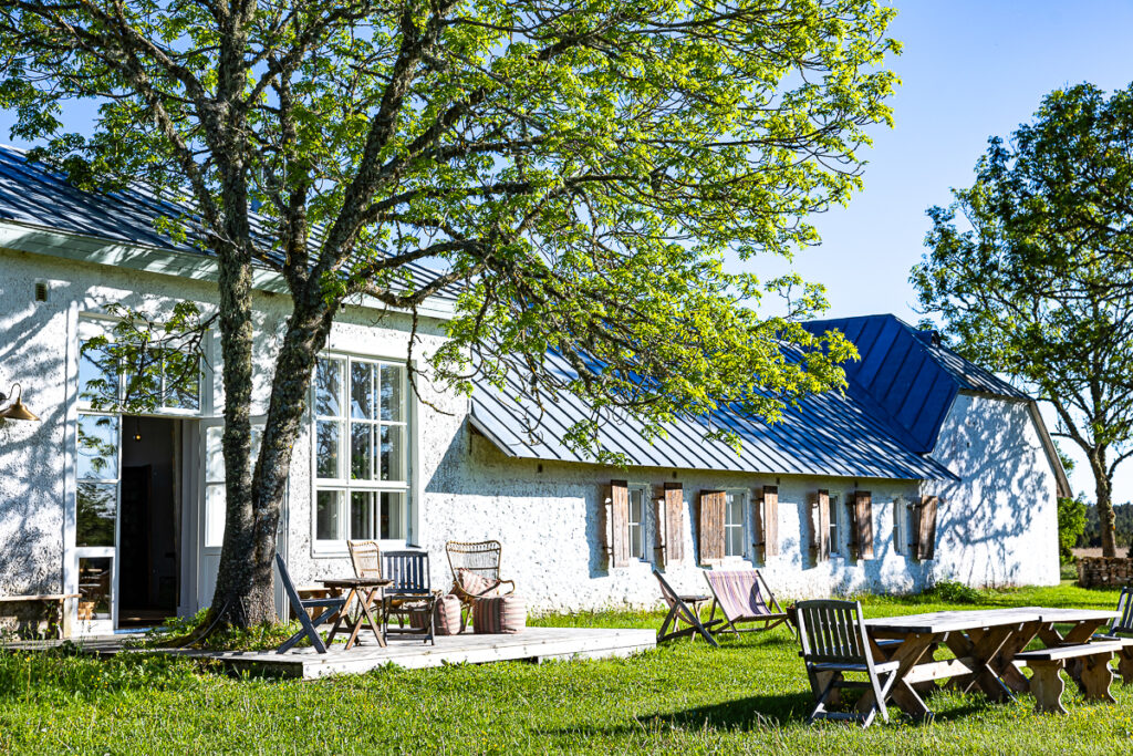 Möödunud suvi olla olnud Saaremaa külalislahkuse pakkujatele pettumust valmistav. Hooaeg oli lühike ja hotellidesse-restoranidesse jõudnud külaliste arv jäi ood