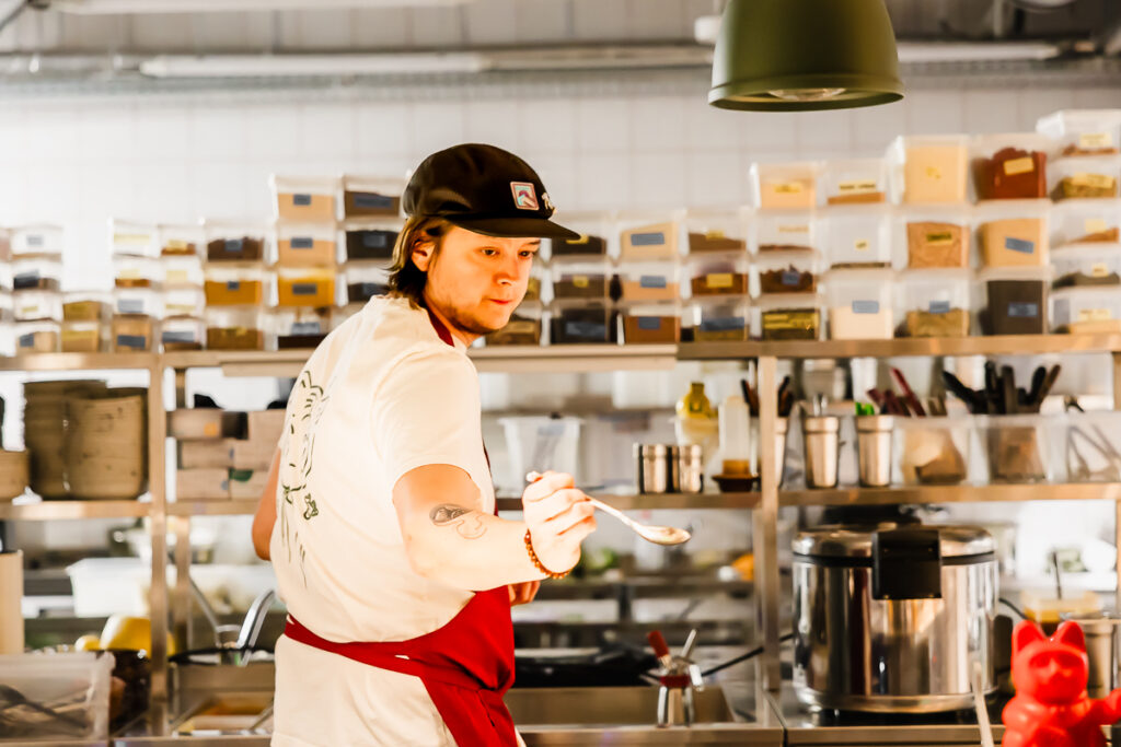 Viis aastat tagasi käisime Koplis seal juba mõnda aega tegutsenud Karjase Saias. Nähtu, kuuldu ja maitstu viis mõttele, et Koplis püütakse teha Kopenhaagenit. M