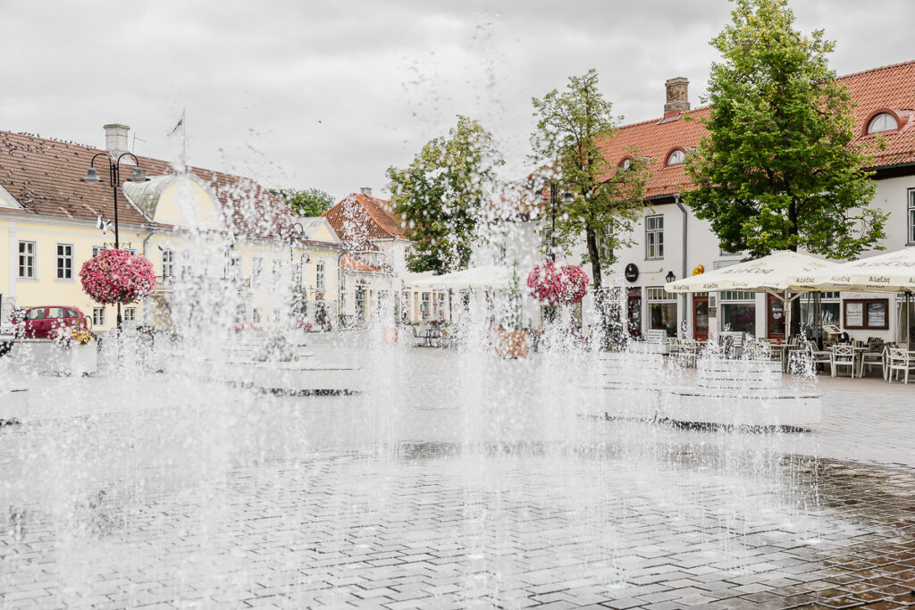 Saaremaa toidufestival alagab 5. septembril. Pärast seda on suvehooaeg lõppenud ja saar suigub talveunne. Siiski on piisavalt kohtasid, kuhu tasub ja tasub minn